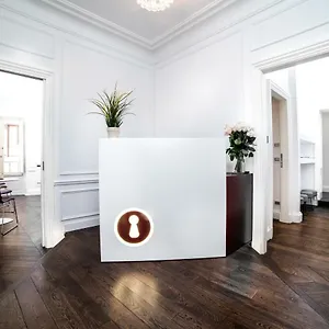 3* Πανσιόν Youroom Carrozze